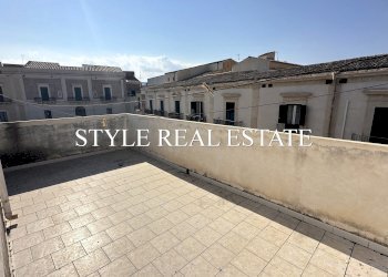 Casa indipendente Cortile Zappulla, frazione Avola Antica, Avola - foto 1