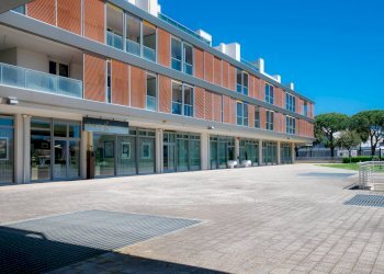 Locale Commerciale Piazza L. Tenco, Jesolo - foto 6