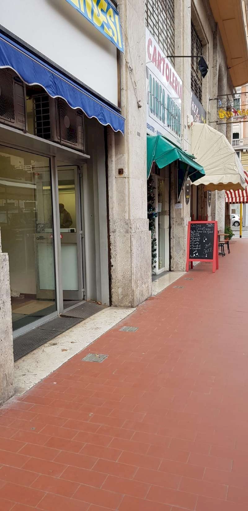 4 - Negozio via rimassa, Genova (zona Foce) - foto 2