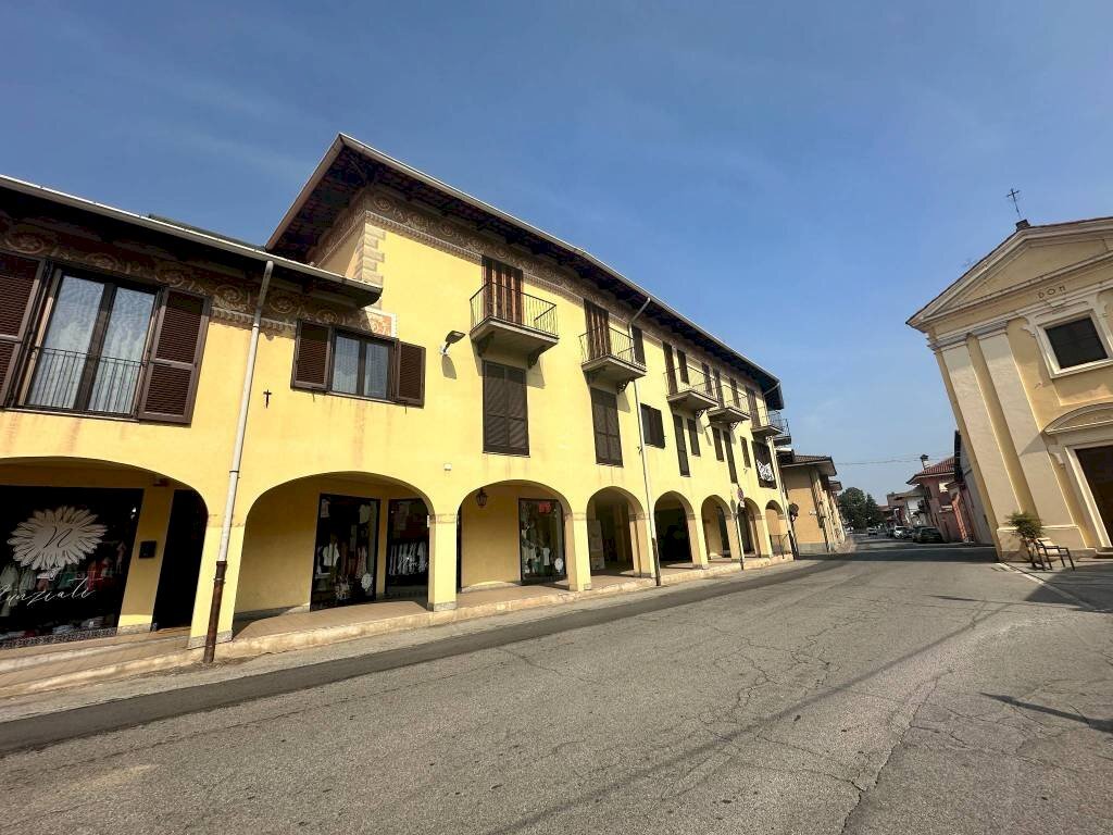 Facciata - Box vicolo del Teatro, 1, Caramagna Piemonte - foto 2