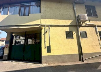 Facciata - Box vicolo del Teatro, 1, Caramagna Piemonte - foto 2