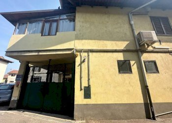 Facciata - Box vicolo del Teatro, 1, Caramagna Piemonte - foto 3