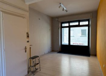 Stanza non arredata - Negozio via Emile Chanoux, 136, Chatillon - foto 2