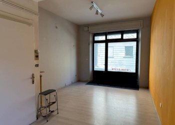 Stanza non arredata - Negozio via Emile Chanoux, 136, Chatillon - foto 3