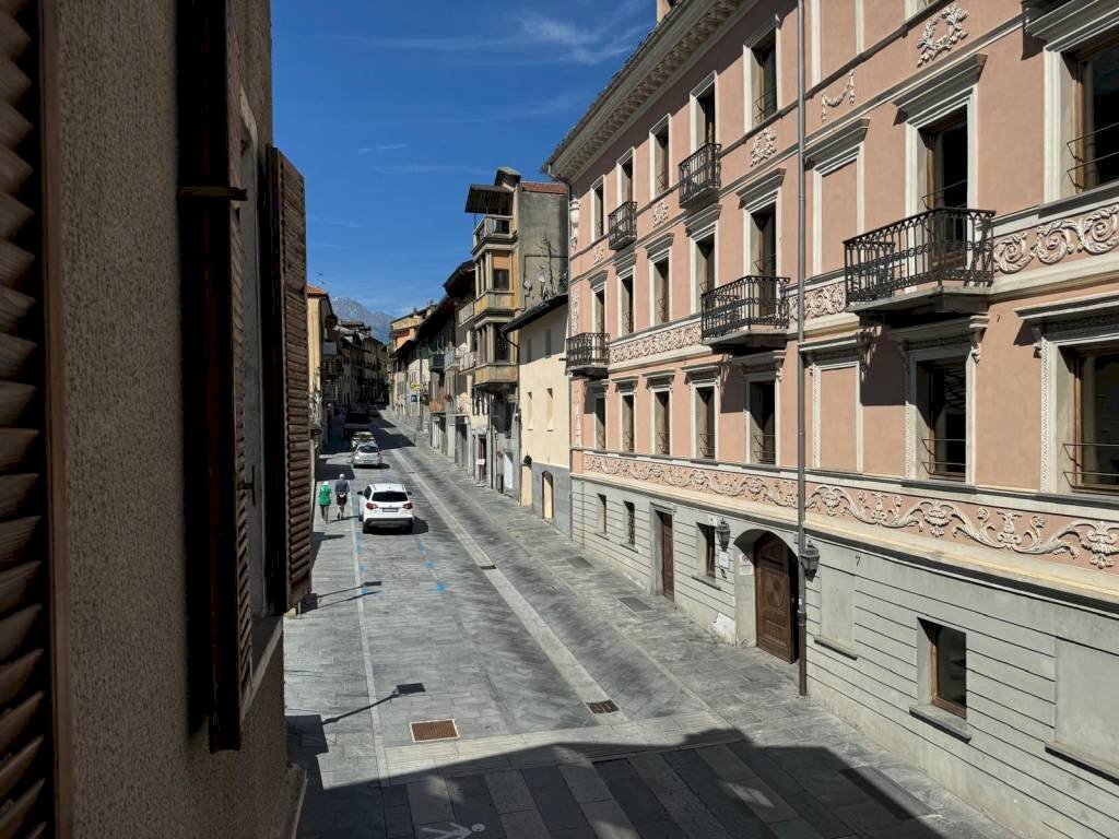 Zona - Four-room apartment via Emile Chanoux, 132, Chatillon - photo 1