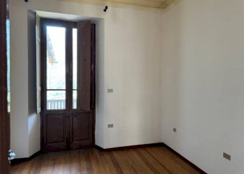 Stanza non arredata - Four-room apartment via Emile Chanoux, 132, Chatillon - photo 10