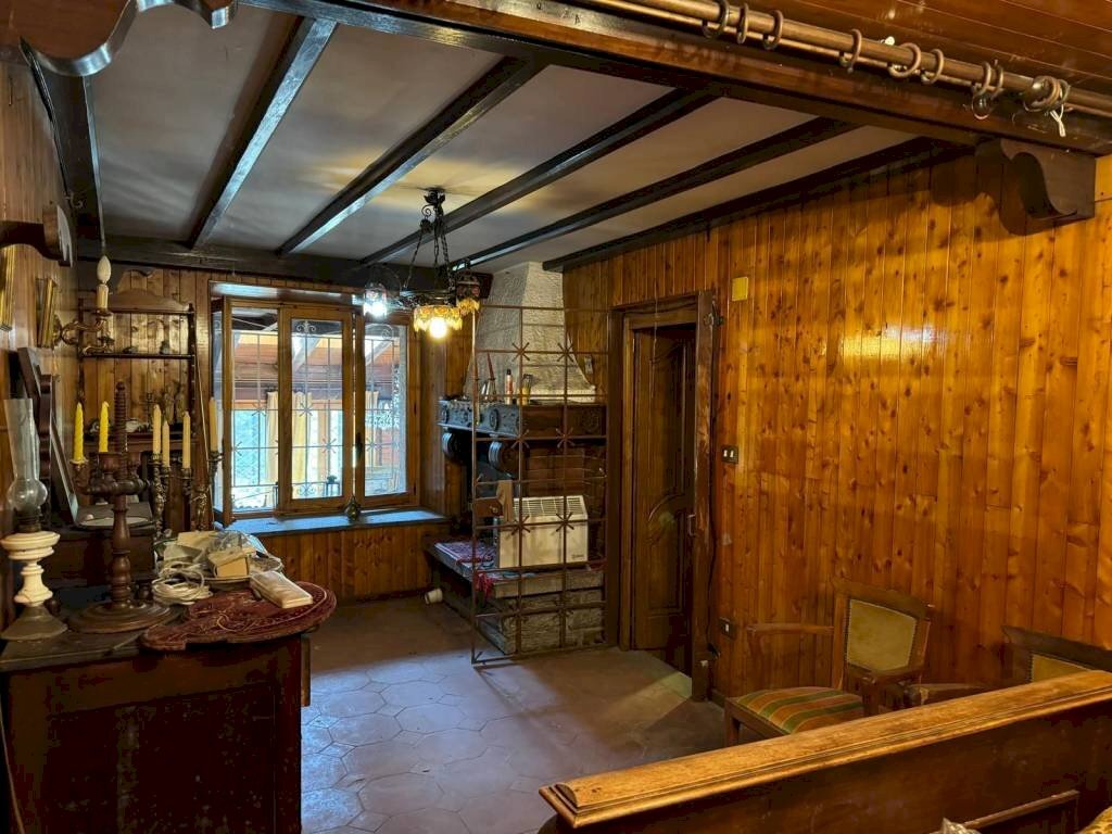 Interno non residenziale - Four-room apartment via Emile Chanoux, 132, Chatillon - photo 3