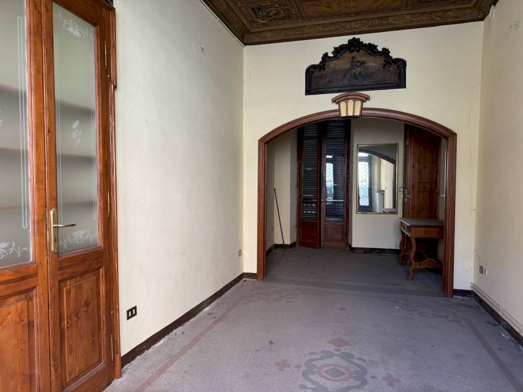 Stanza non arredata - Negozio via Emile Chanoux, 134, Chatillon - foto 3