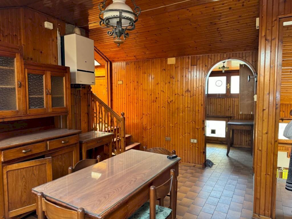 Stanza arredata - Attico via Emile Chanoux, 132, Chatillon - foto 2