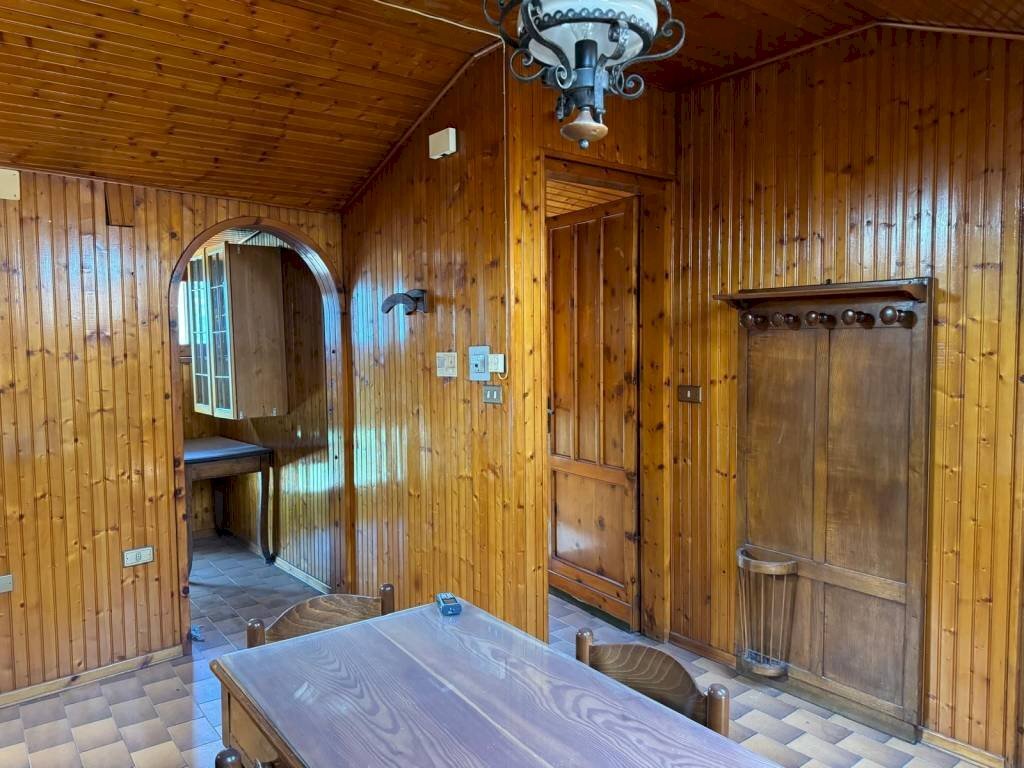 Stanza arredata - Attico via Emile Chanoux, 132, Chatillon - foto 3