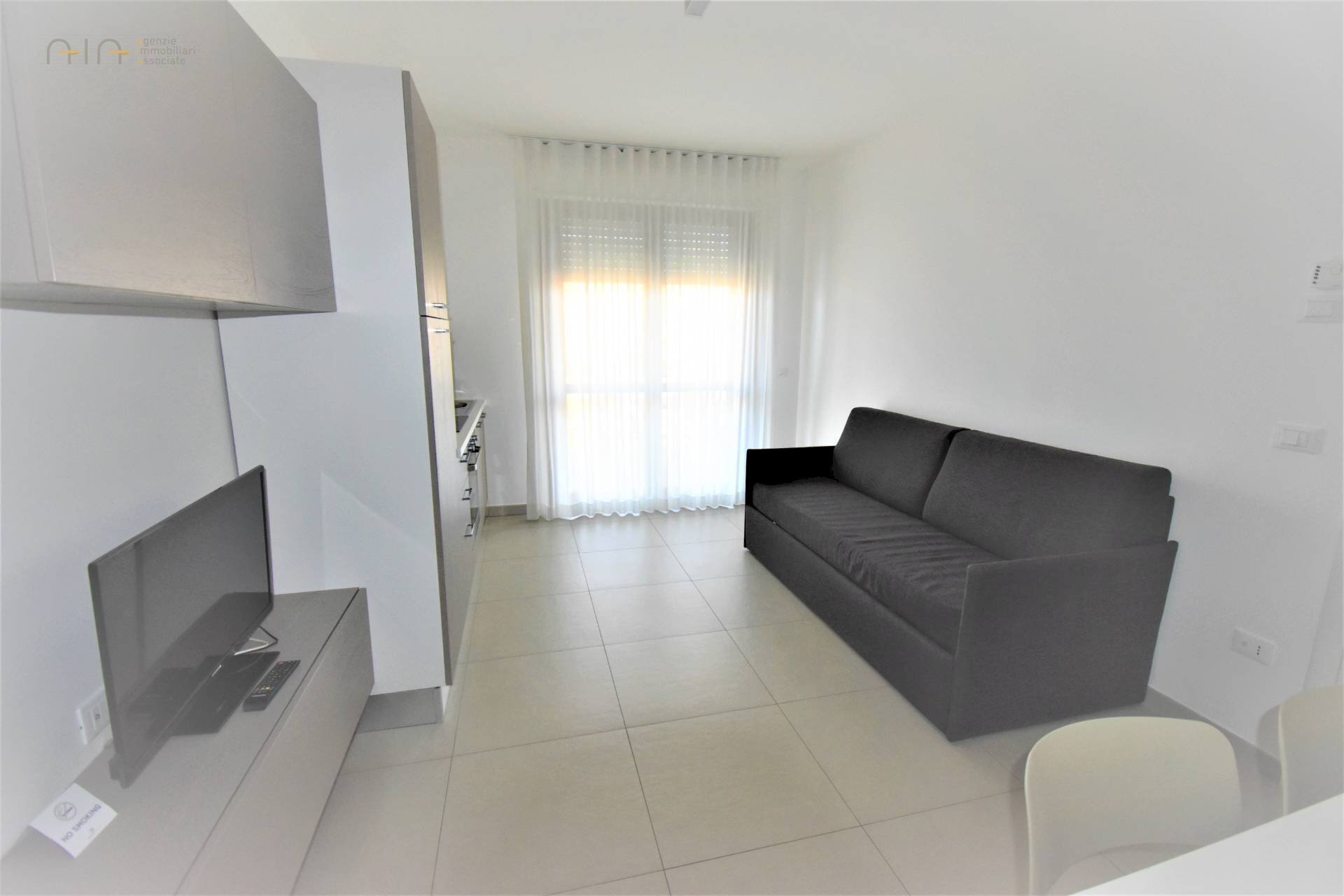 Stable - Palace Via Ponza, Grottammare - photo 1