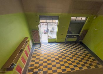 Shop Via San Dalmazzo, Torino (neighborhood Centro) - photo 4