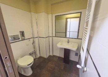 Shop Via San Dalmazzo, Torino (neighborhood Centro) - photo 8