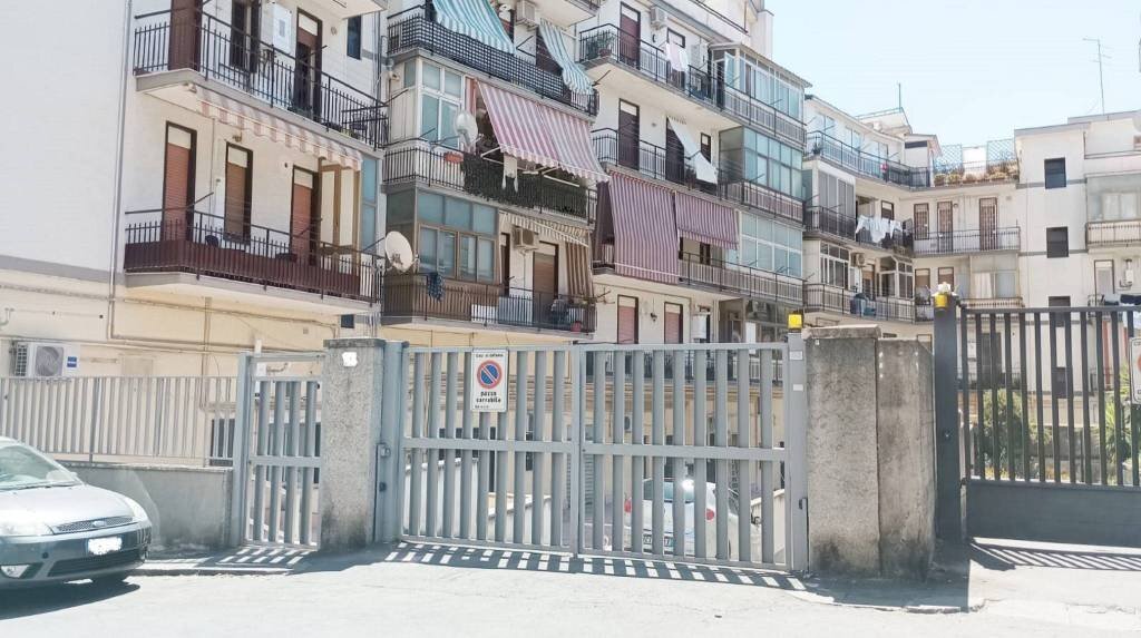 Prospetto - Box via Ammiraglio Caracciolo, Catania - photo 1