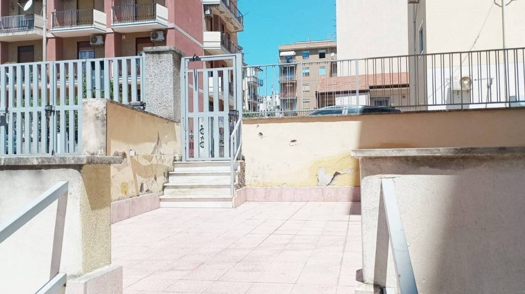 Prospetto - Box via Ammiraglio Caracciolo, Catania - photo 2