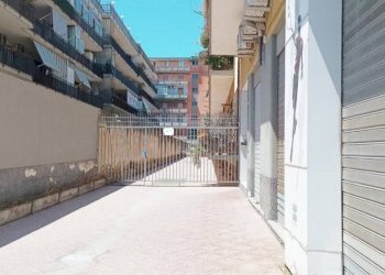 Androne Condominiale - Box via Ammiraglio Caracciolo, Catania - foto 5