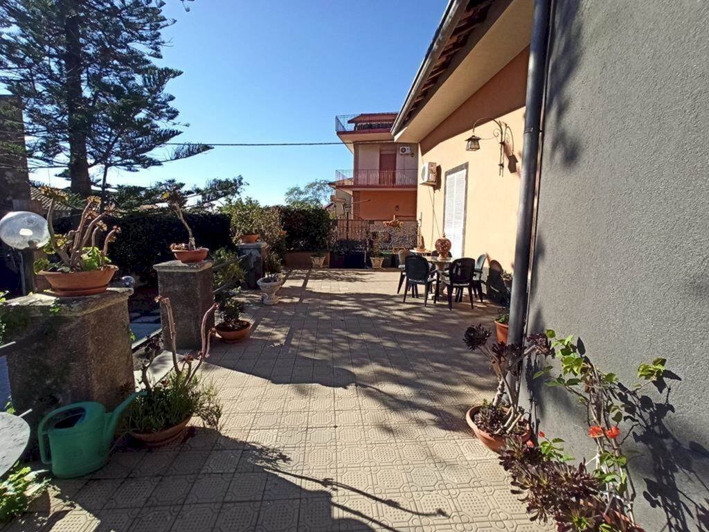 Prospetto - Villa via Etnea, Mascalucia - foto 2