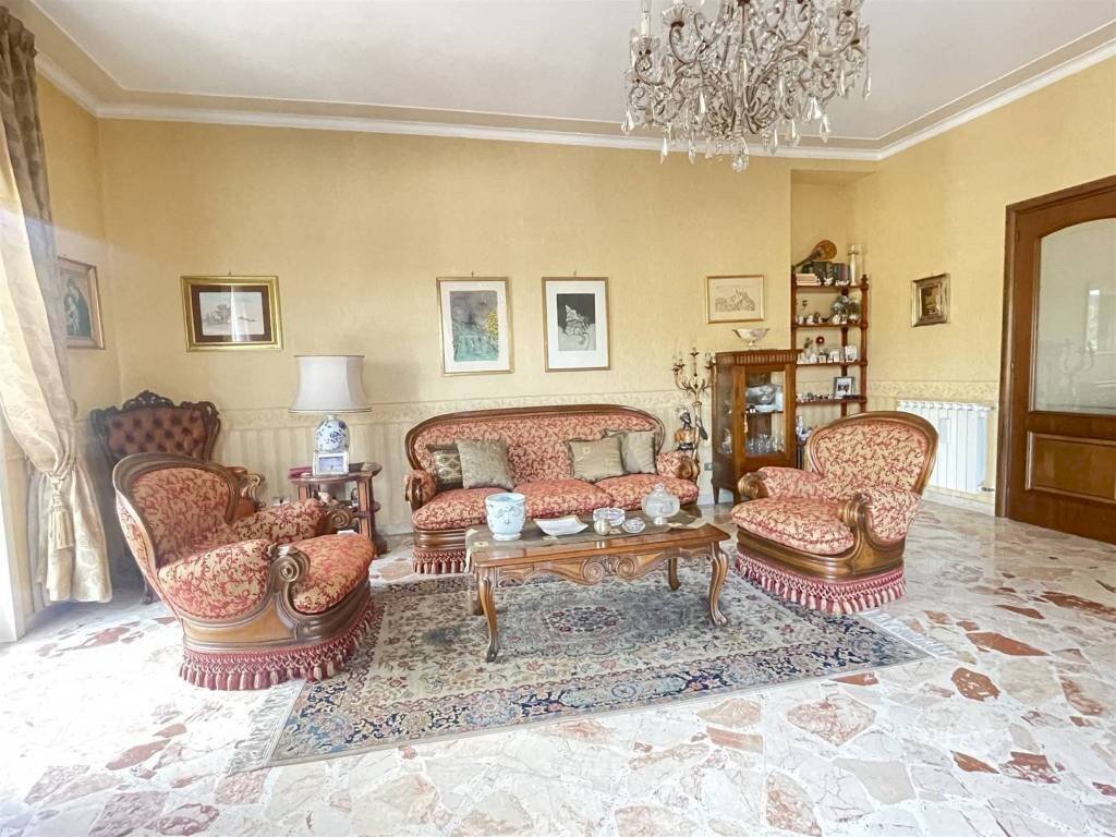 Soggiorno - Appartamento via Francesco Lojacono, Sant'Agata Li Battiati - foto 1