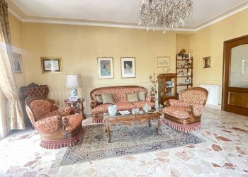 Soggiorno - Appartamento via Francesco Lojacono, Sant'Agata Li Battiati - foto 1