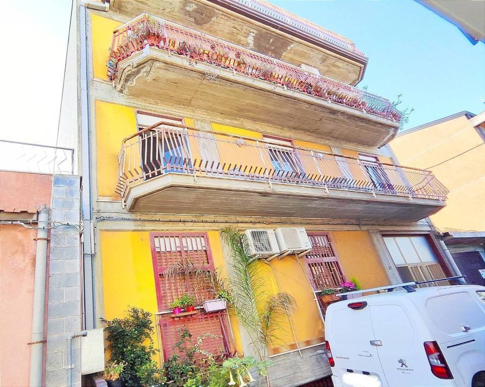 Prospetto - Quadrilocale via Lorenzo Calanna, Valverde - foto 2