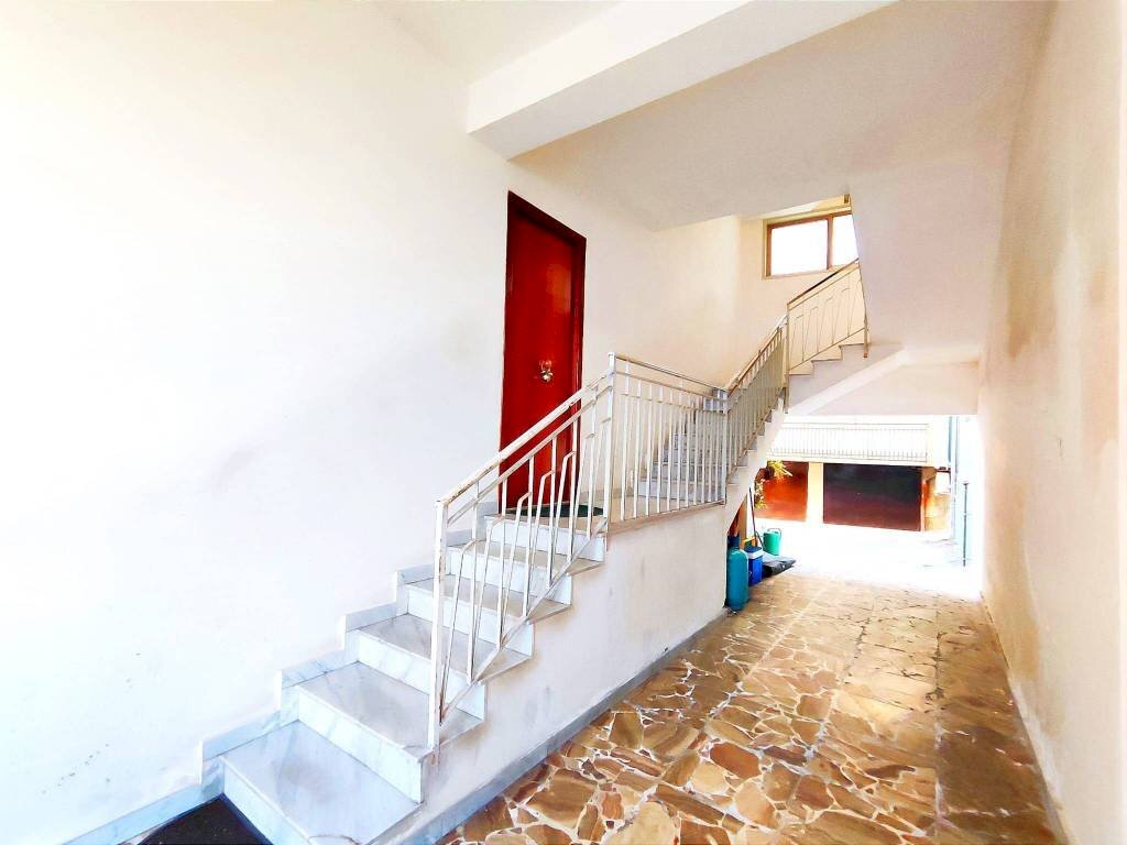 Androne Condominiale - Quadrilocale via Lorenzo Calanna, Valverde - foto 3