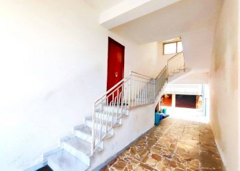 Androne Condominiale - Quadrilocale via Lorenzo Calanna, Valverde - foto 3