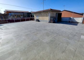 Terrazza sovrastante - Quadrilocale via Lorenzo Calanna, Valverde - foto 23