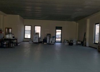 20190626_110311.jpg - Locale Commerciale Viale Giacomo Puccini, Lucca - foto 5