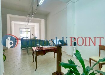 WhatsApp Image 2024-08-01 at 18.40.28 (4)_risultat - Commercial Premises Via Lazio 21A, Lecce - photo 1
