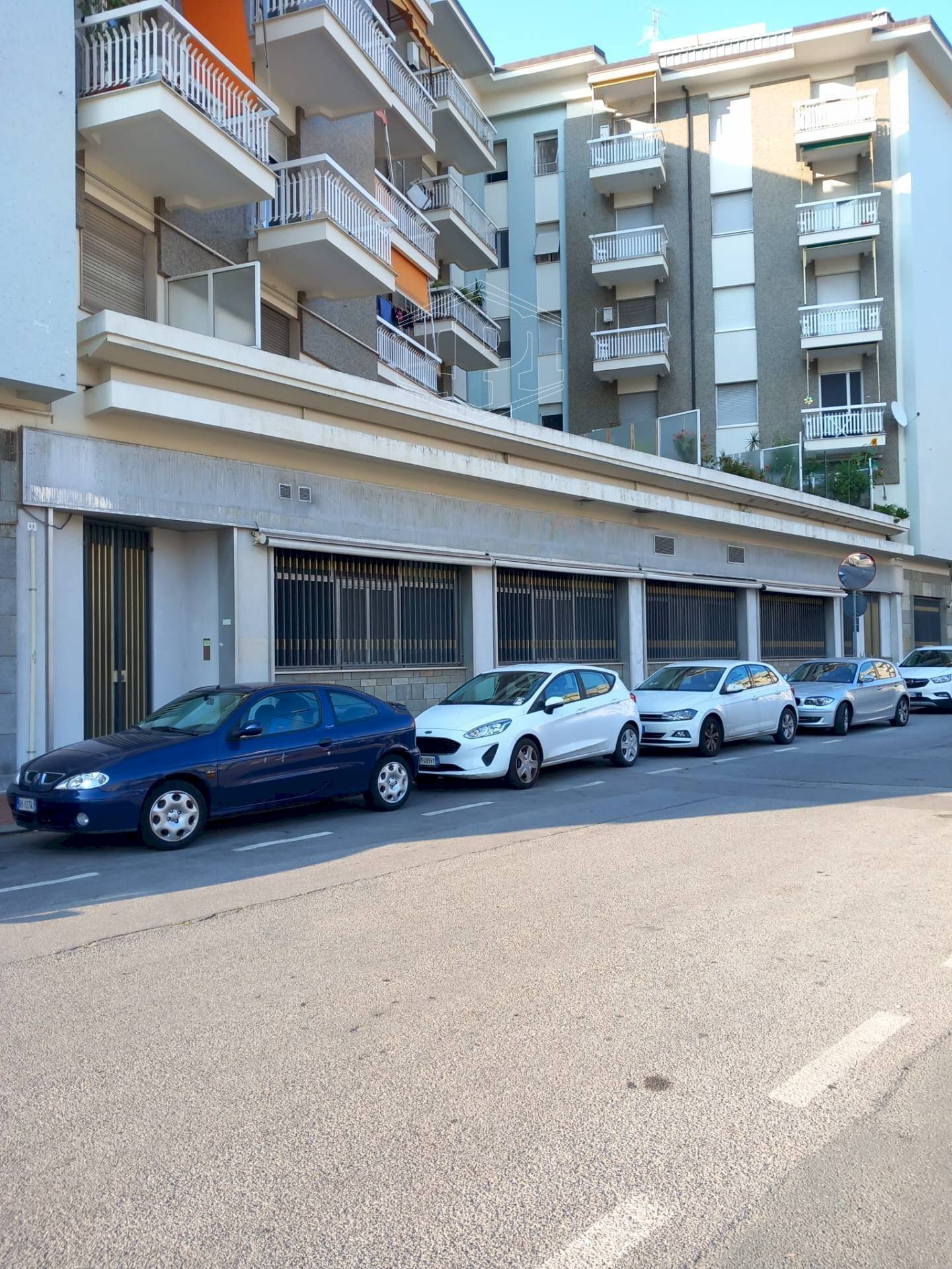 Locale Commerciale Via Scarpa, Savona (zona Centro) - foto 2