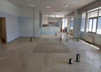 Locale Commerciale Via Scarpa, Savona (zona Centro) - foto 3