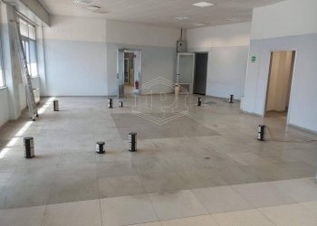 Locale Commerciale Via Scarpa, Savona (zona Centro) - foto 5