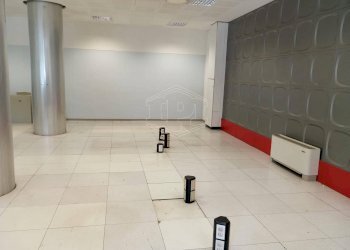 Locale Commerciale Via Scarpa, Savona (zona Centro) - foto 7