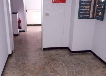 Locale Commerciale Via Scarpa, Savona (zona Centro) - foto 10