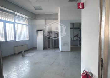 Locale Commerciale Via Scarpa, Savona (zona Centro) - foto 4