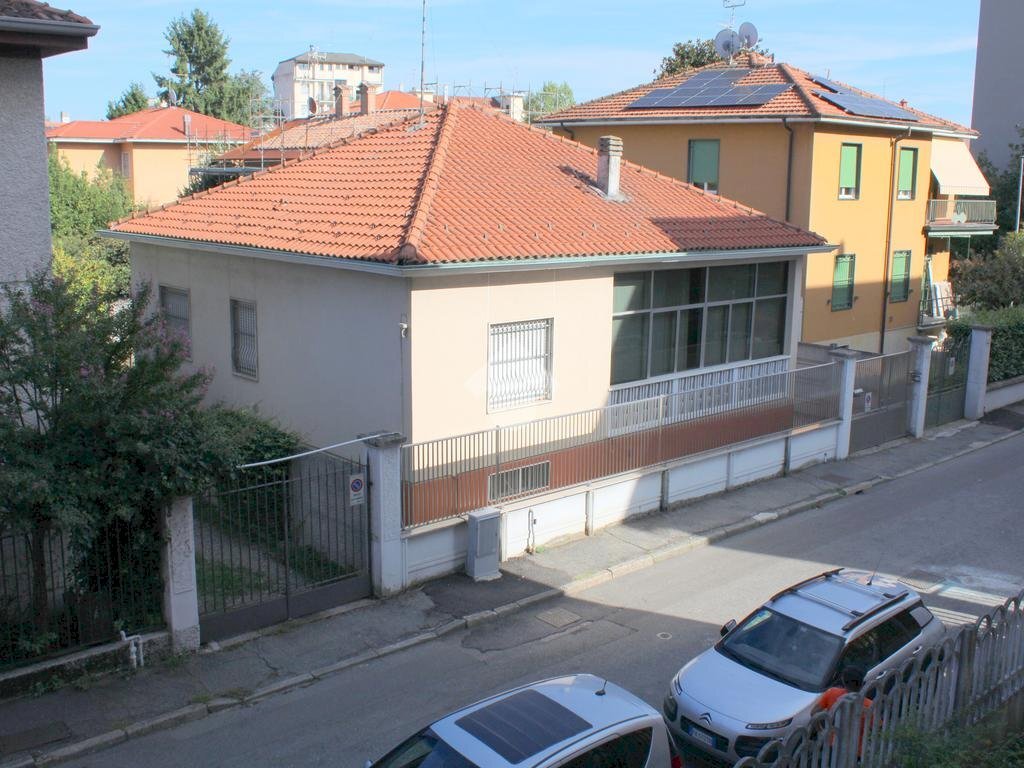 Villa Via Ippolito Nievo, Rho - foto 1