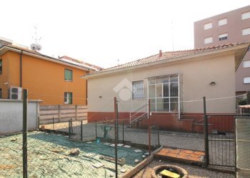 Villa Via Ippolito Nievo, Rho - foto 4