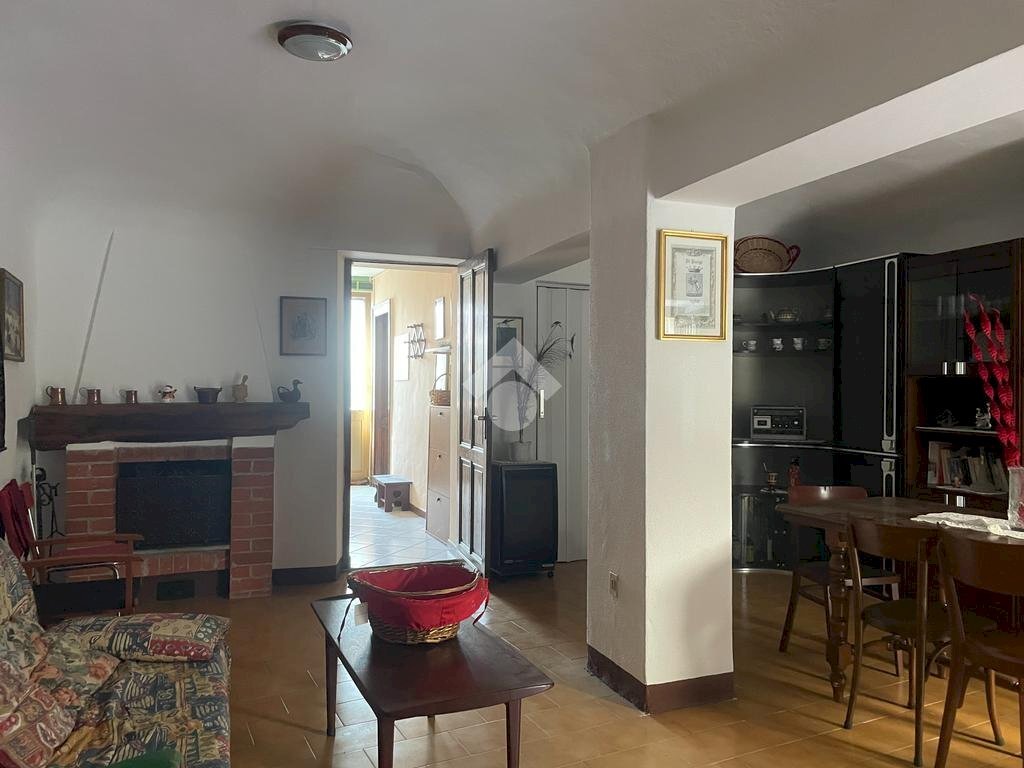 Casa semi indipendente Frazione maglione, Vallanzengo - foto 1