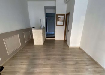 img_3248 - Negozio viale Hambury, 27, Alassio - foto 3