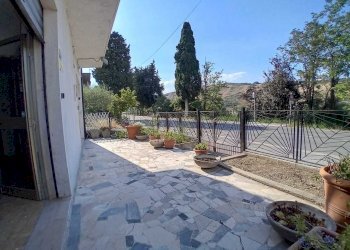 dettagli - Locale Commerciale Strada Statale 5 61, Scafa - foto 3