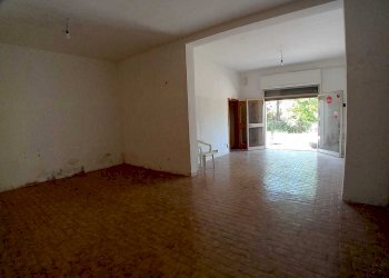 dettagli - Locale Commerciale Strada Statale 5 61, Scafa - foto 8