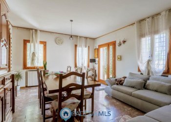 foto_8.jpg - Casa indipendente Via Sassoni, Cinto Euganeo - foto 8