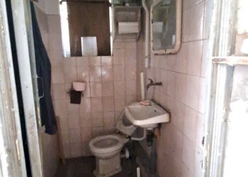 bagno.jpg - Locale Commerciale Via Piacenza 100, Genova - foto 2