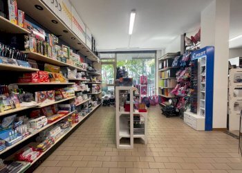 Interno non residenziale - Cartoleria - Libreria via Abbazia, Morciano di Romagna - foto 8