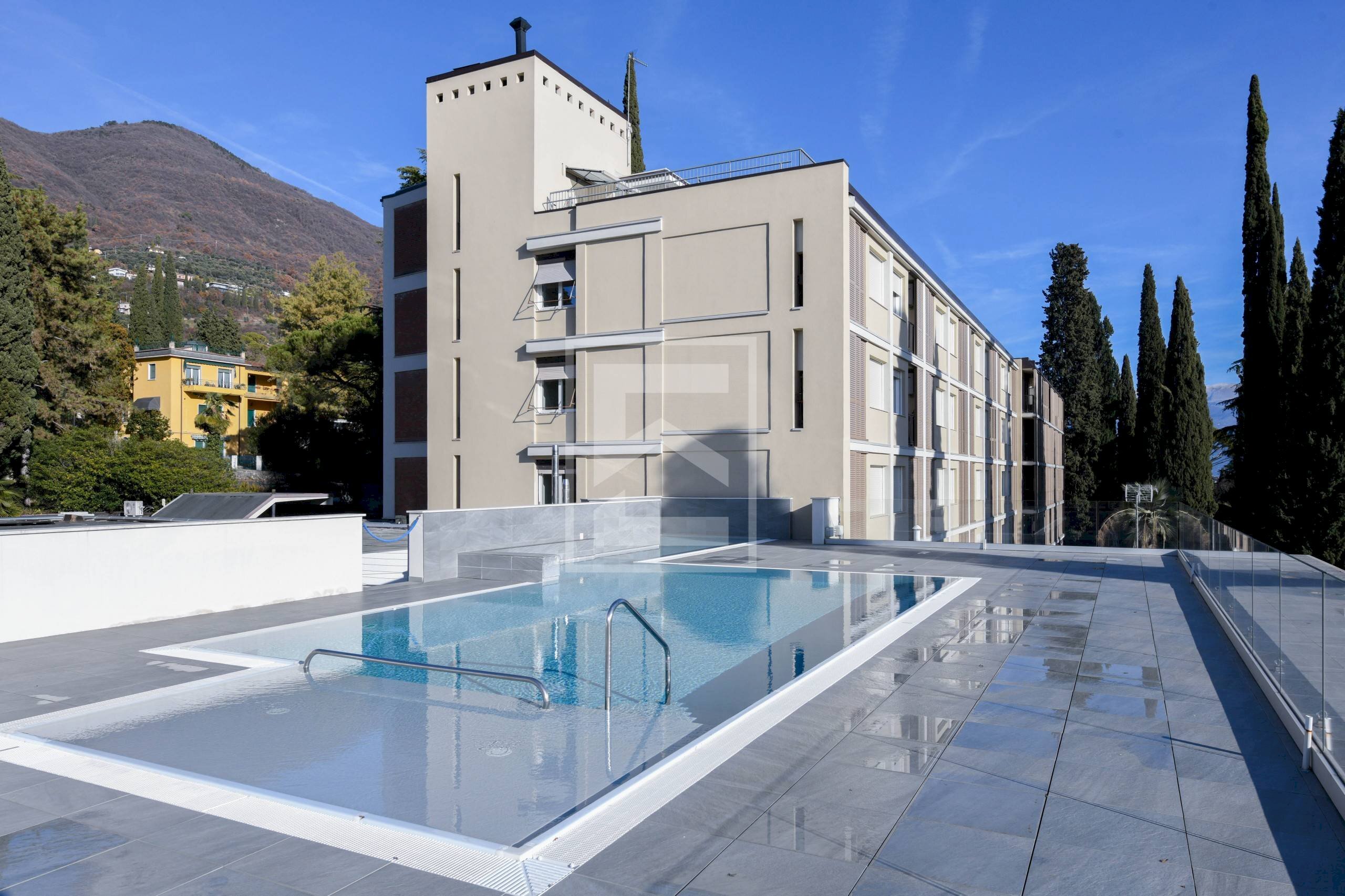 Three-room apartment Via al Vittoriale, Gardone Riviera - photo 3