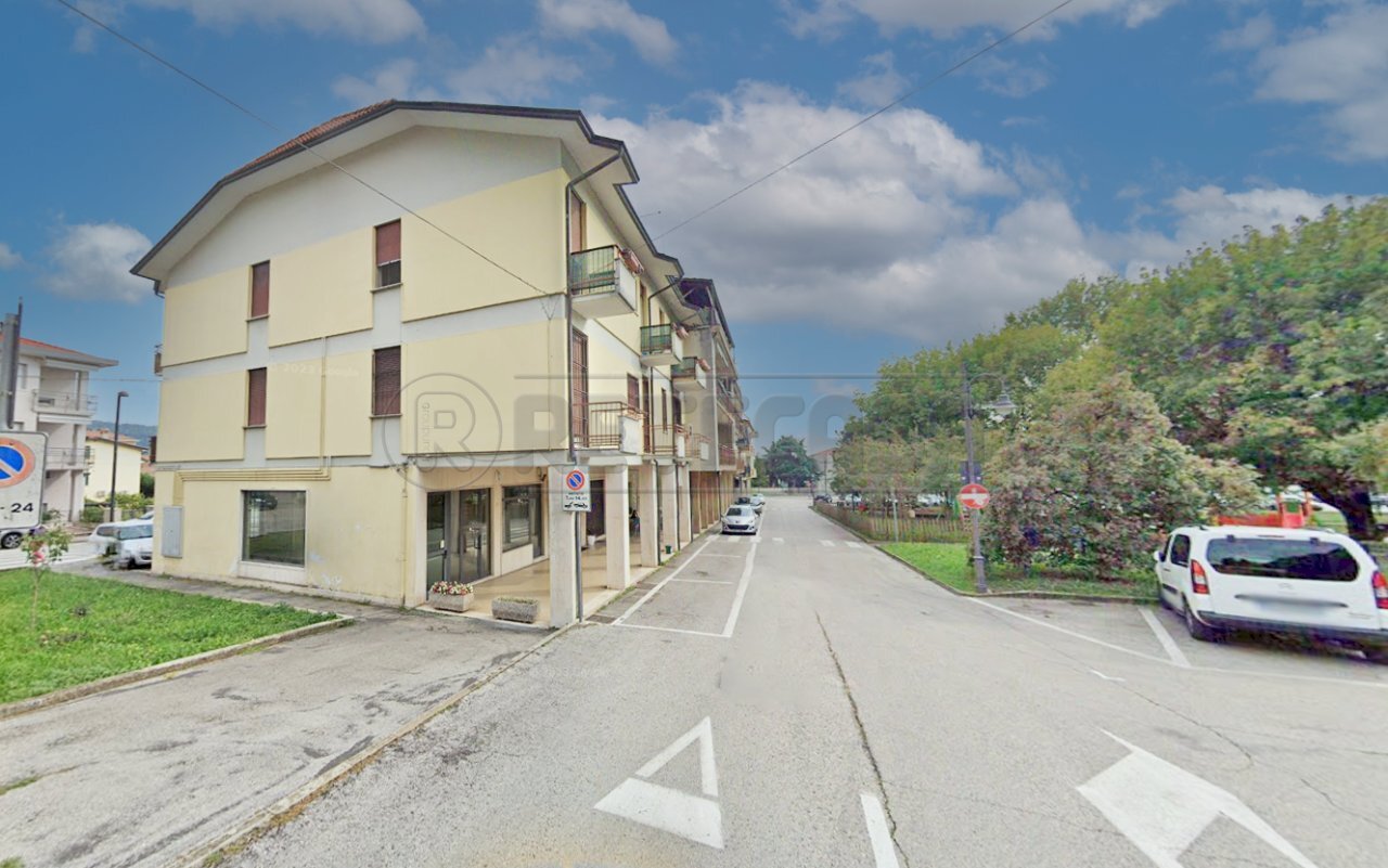 Retecasa_Cornedo - Commercial Premises Piazza G. Mazzini 26, Trissino - photo 3