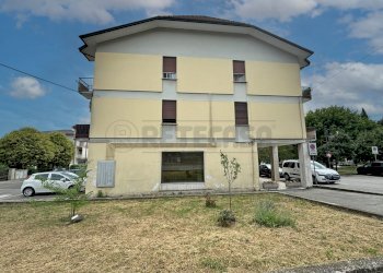 Retecasa_Cornedo - Locale Commerciale Piazza G. Mazzini 26, Trissino - foto 2