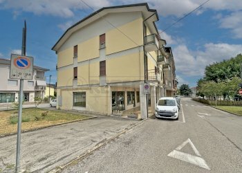 Retecasa_Cornedo - Locale Commerciale Piazza G. Mazzini 26, Trissino - foto 4