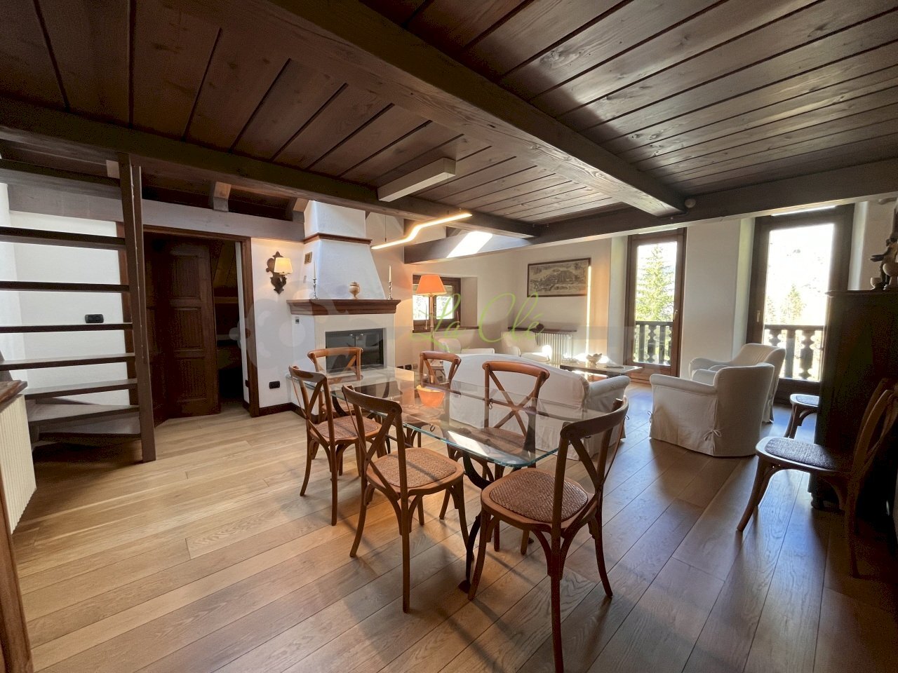 AFFITTO COURMAYEUR: zona giorno e sala pranzo - Apartment Regione Belvedere 4, Courmayeur - photo 2