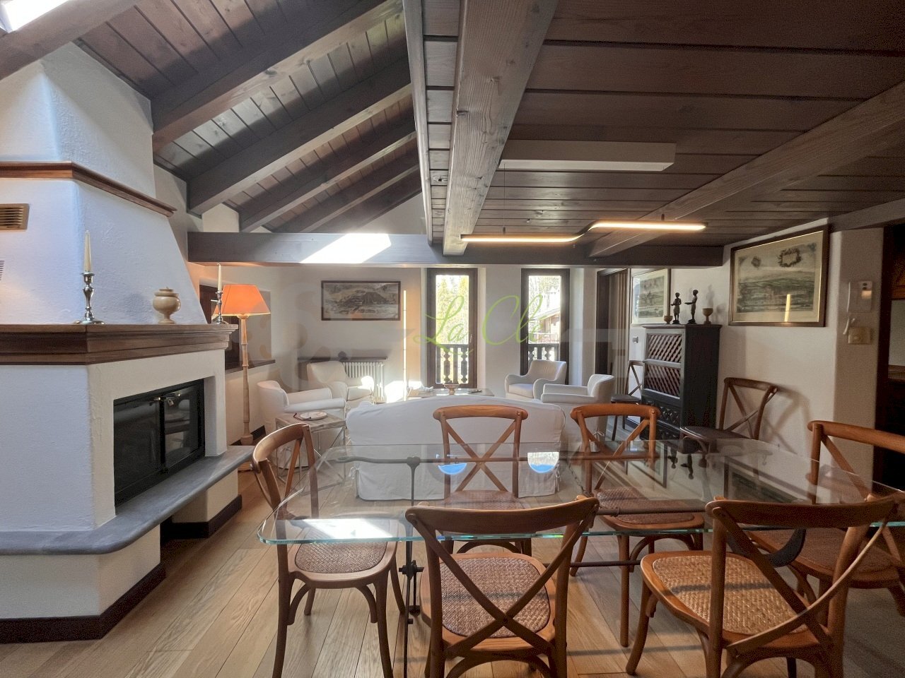 AFFITTO COURMAYEUR: zona giorno e sala pranzo - Apartment Regione Belvedere 4, Courmayeur - photo 3